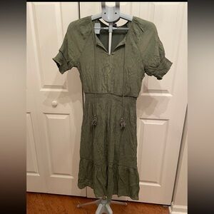 Luxology Olive Green Dress S Short Sleeve‎ Tie Neck Smocked Waist Boho Casual